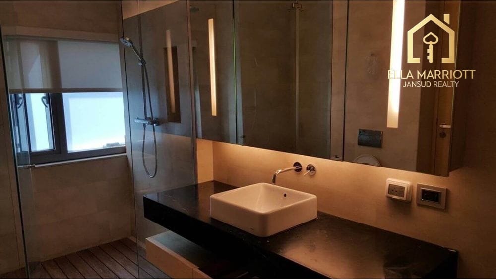 Spacious 2-Bedroom Condo for Rent at Saladaeng Residences 15