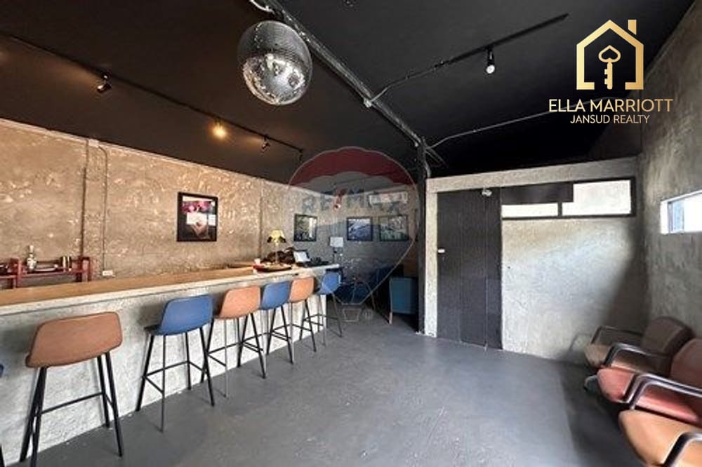 Prime Bangkok Hotel Investment in Trok Khao Sarn 18