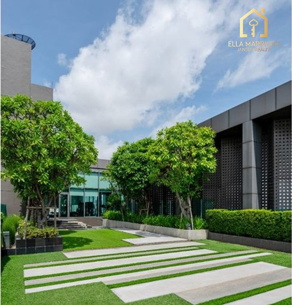 Luxury Condo in Heart of Bangkok - Ready Now! 12