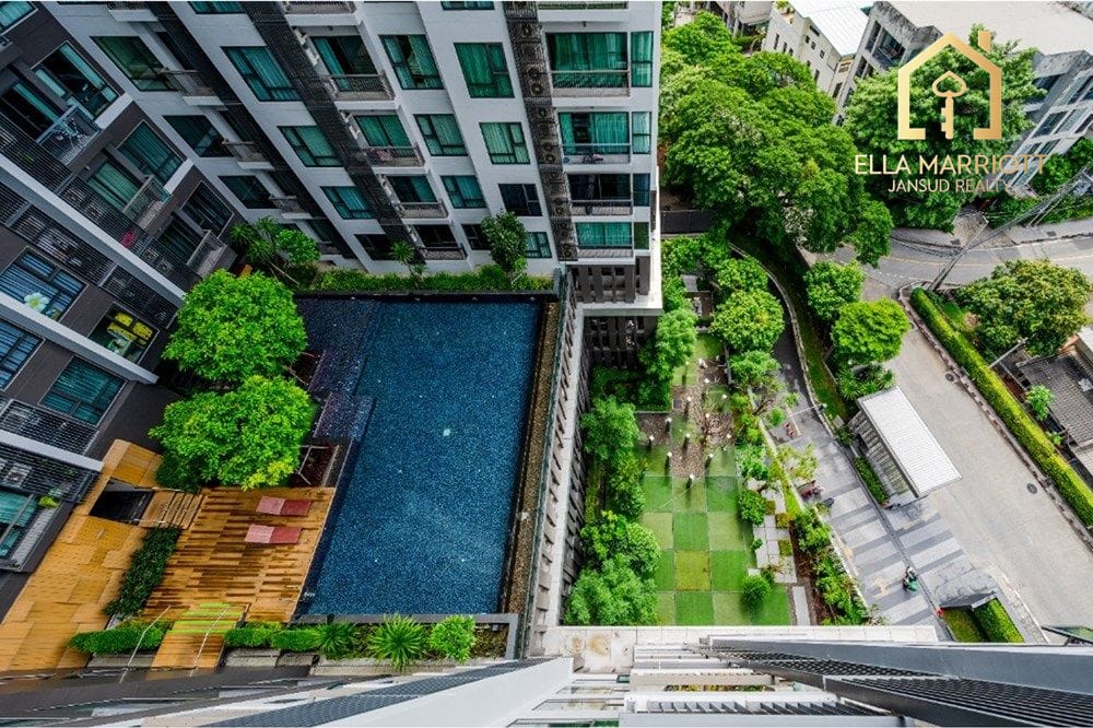 Luxury Condo in Heart of Bangkok - Ready Now! 13