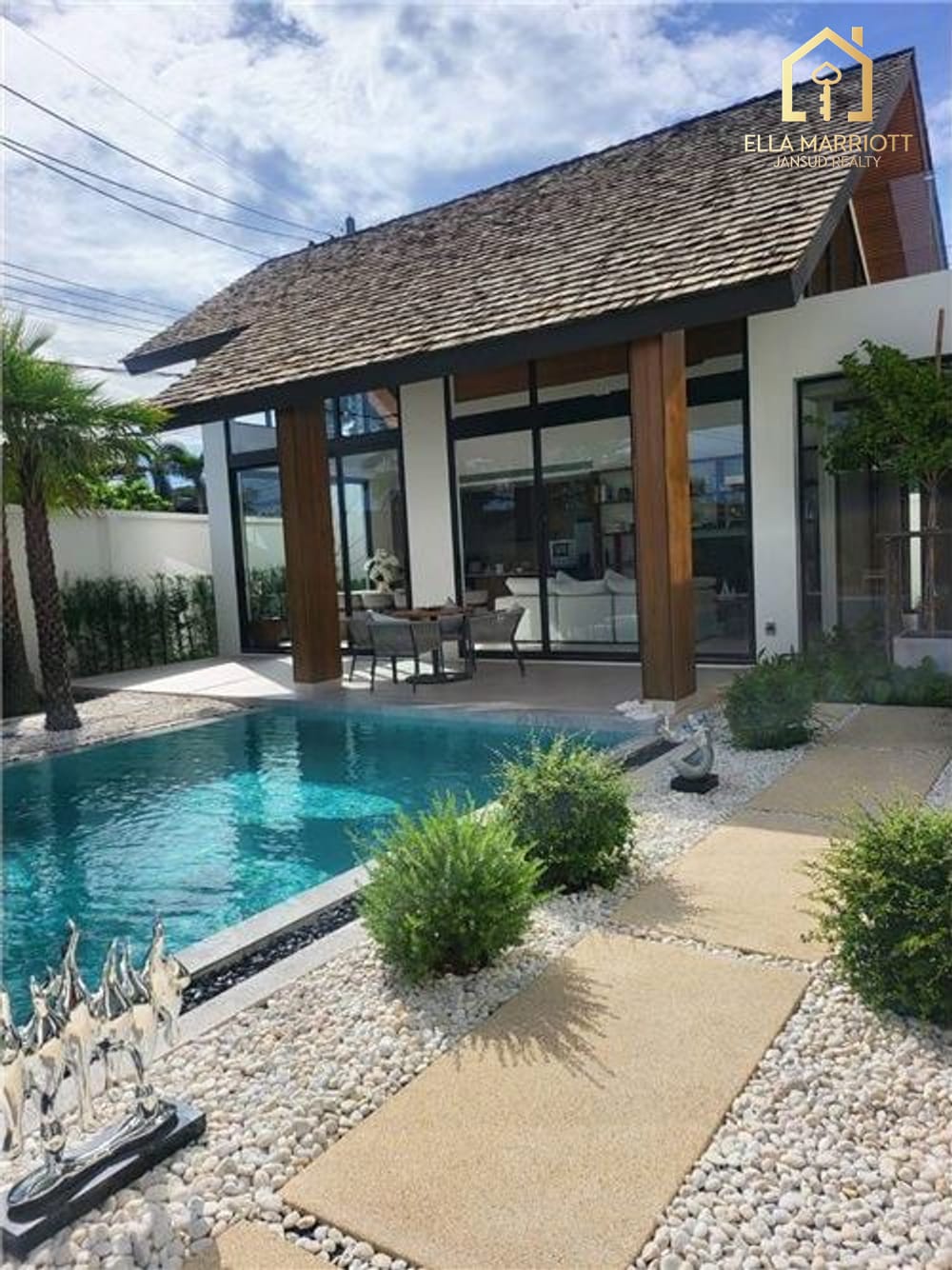 Exklusive Luxus-Poolvillen im Adamantia in PH 4
