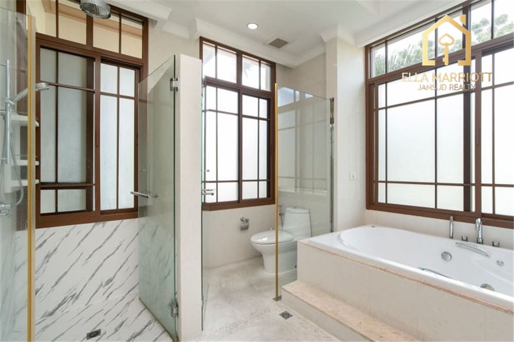 4-Bedroom Detached House for Rent at Baan Sansiri Sukhumvit 67 17