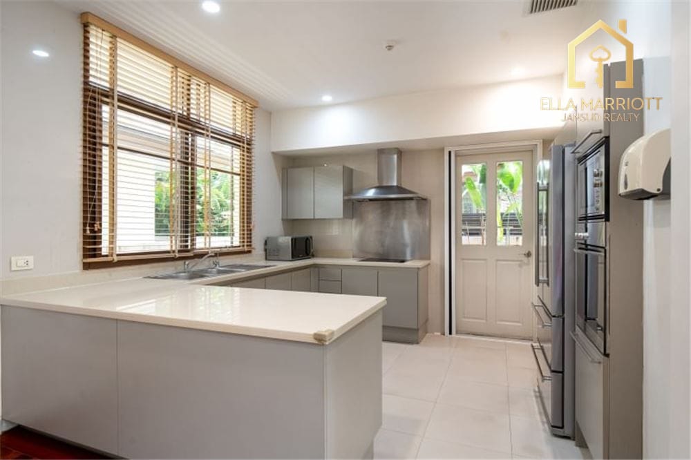 4-Bedroom Detached House for Rent at Baan Sansiri Sukhumvit 67 5