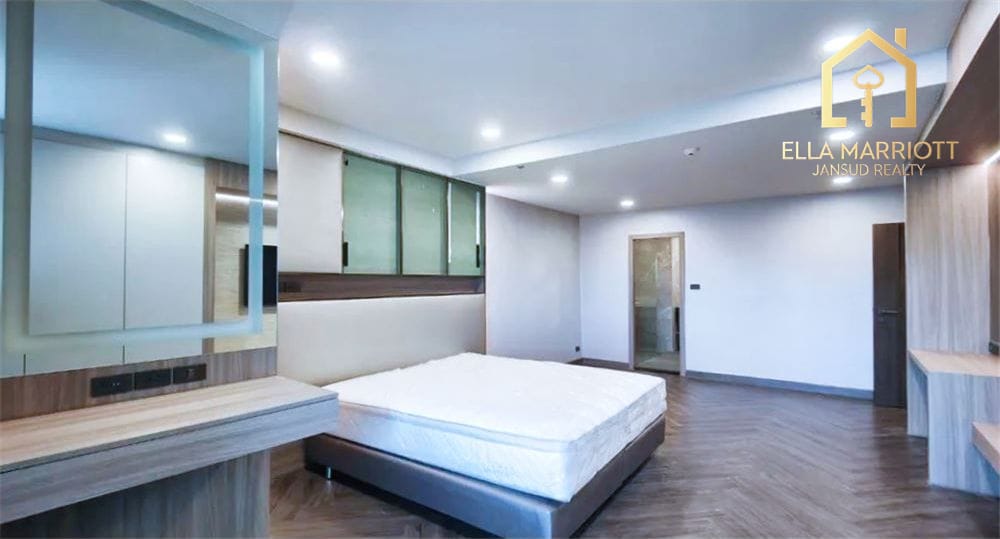 Neu renovierte, haustierfreundliche Doppelhaushälfte zum Verkauf in Crystal Garden 11
