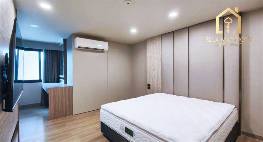 Neu renovierte, haustierfreundliche Doppelhaushälfte zum Verkauf in Crystal Garden 12