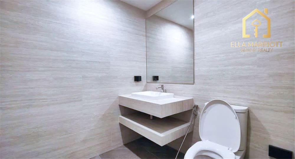 Neu renovierte, haustierfreundliche Doppelhaushälfte zum Verkauf in Crystal Garden 14