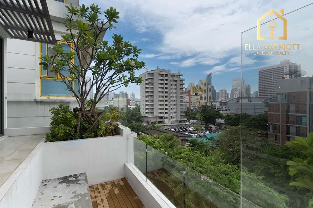 Buy 130MB | Ultra-Luxe 4BR Townhouse | Pool & Lift | Sukhumvit 49 32
