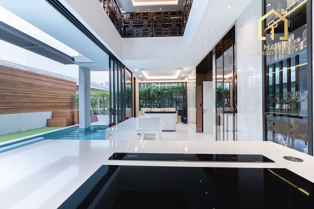 Buy 130MB | Ultra-Luxe 4BR Townhouse | Pool & Lift | Sukhumvit 49 6