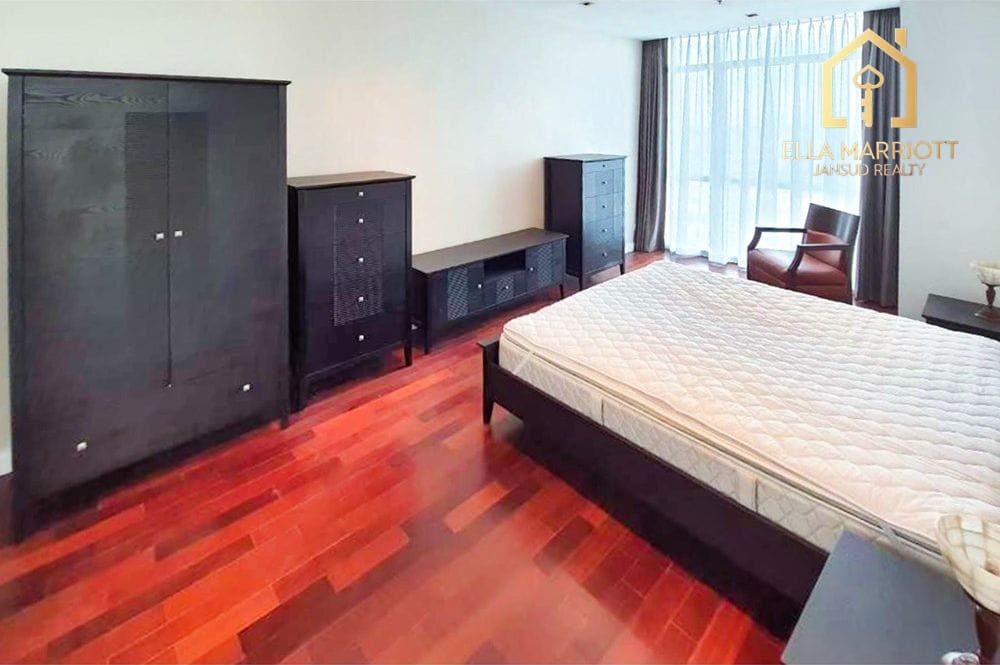 2-Bedroom Condo at Athenee Residence — 4 mins walk to BTS Phloen Chit 7