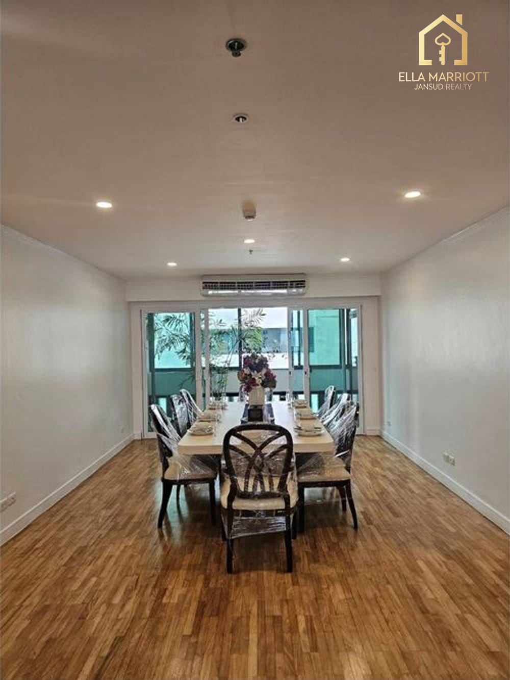 Rent 130K | 315sqm 3BR 4BA+Maid | Pet-Friendly | 4 Min BTS Asok 4