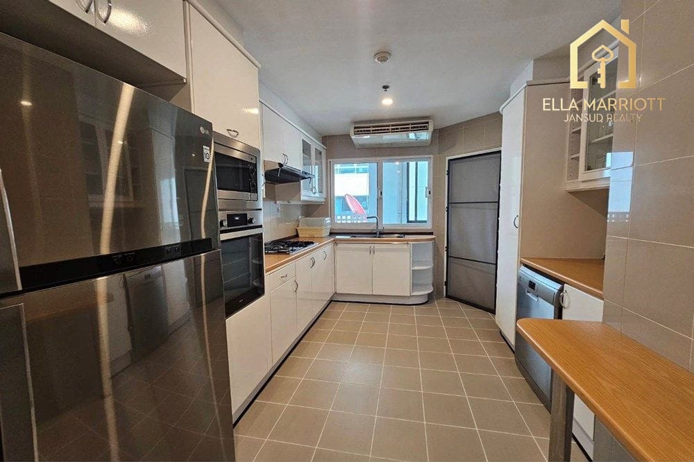 Rent 130K | 315sqm 3BR 4BA+Maid | Pet-Friendly | 4 Min BTS Asok 5