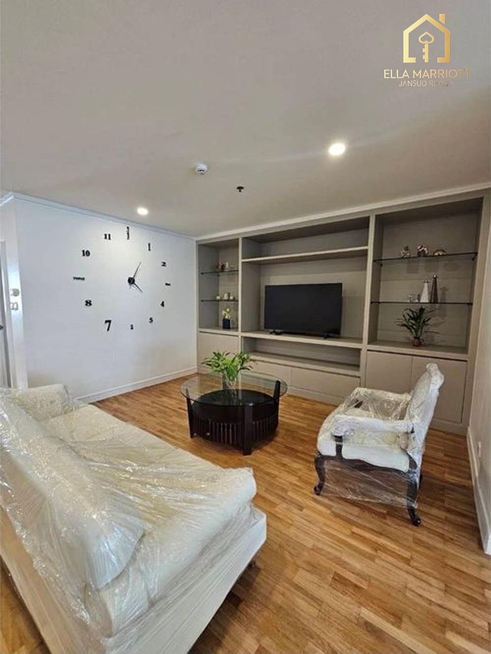 Rent 130K | 315sqm 3BR 4BA+Maid | Pet-Friendly | 4 Min BTS Asok 6