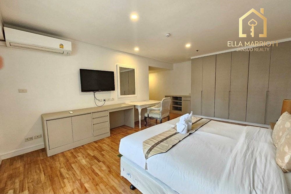 Rent 130K | 315sqm 3BR 4BA+Maid | Pet-Friendly | 4 Min BTS Asok 8