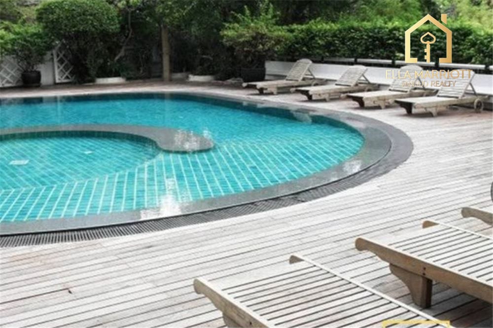 Family-Friendly 3-Bedroom Condo in Secured Compound 10