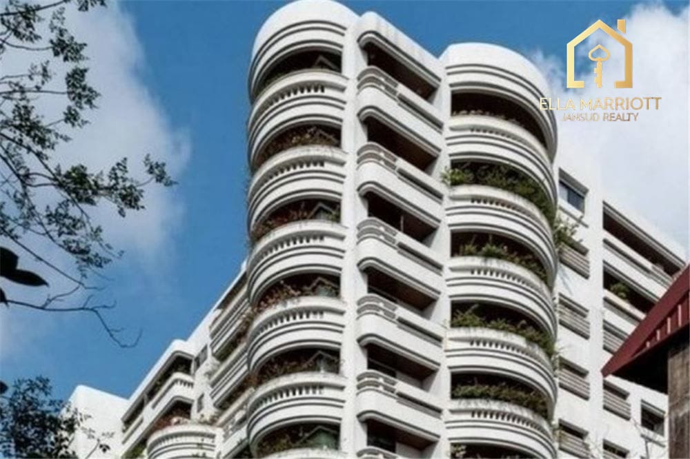 Family-Friendly 3-Bedroom Condo in Secured Compound 11