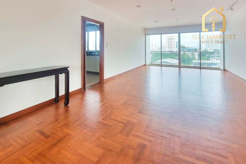 Family-Friendly 3-Bedroom Condo in Secured Compound 2