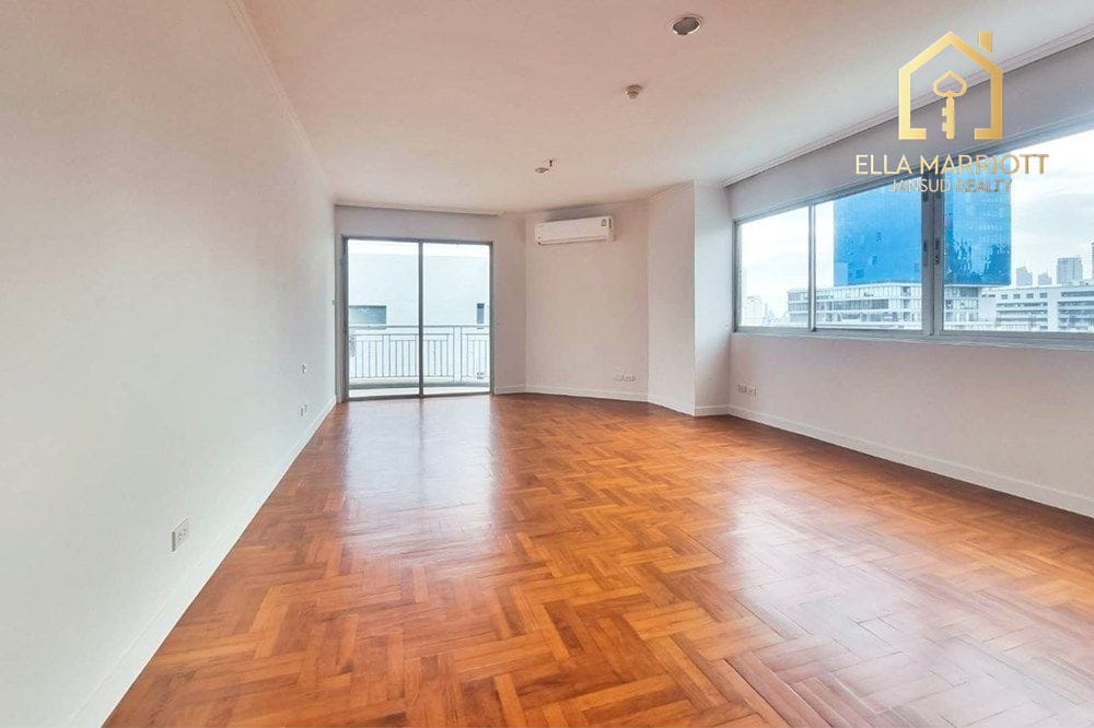 Family-Friendly 3-Bedroom Condo in Secured Compound 5