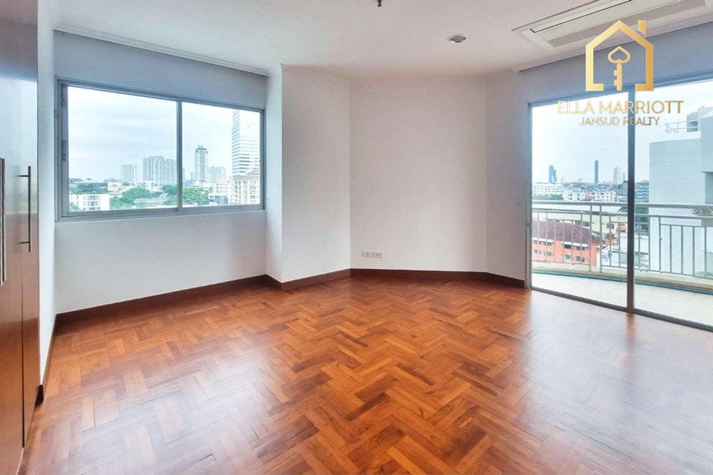 Family-Friendly 3-Bedroom Condo in Secured Compound 6