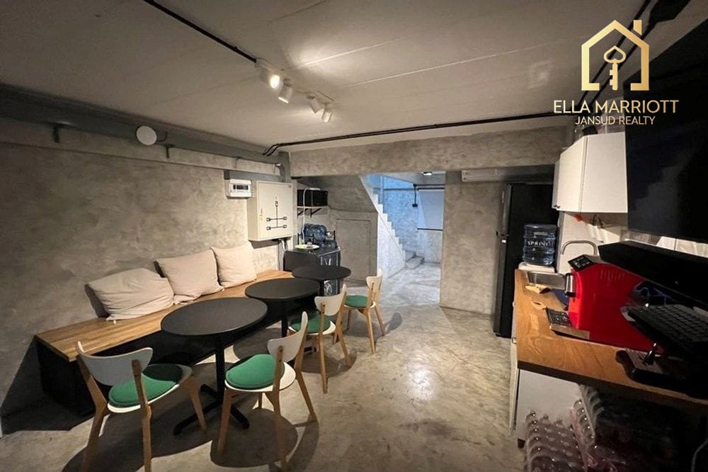 For Sale Renovated 5-Storey Shophouse near BTS Onnut 11