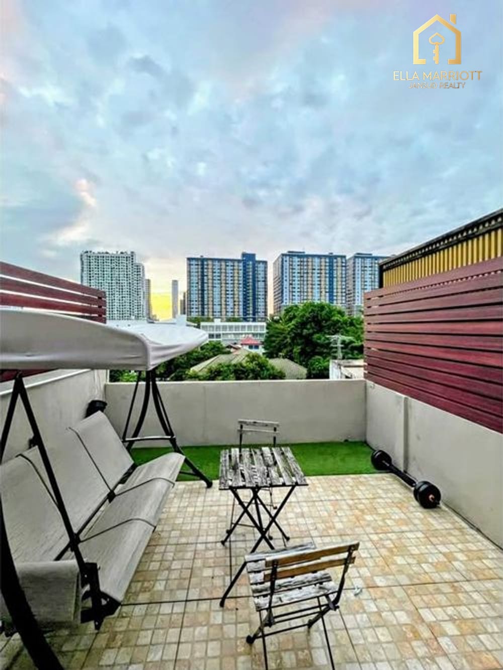 For Sale Renovated 5-Storey Shophouse near BTS Onnut 8