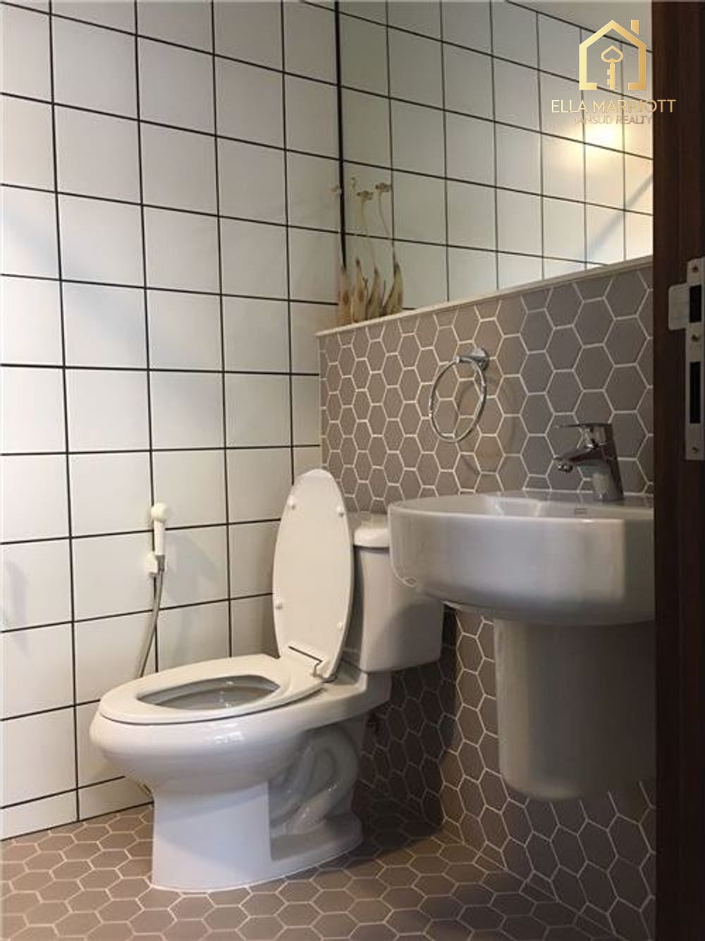 3-Storey 4BR Townhouse for Rent at Phrom Phong Loop - Company Registration Available 10
