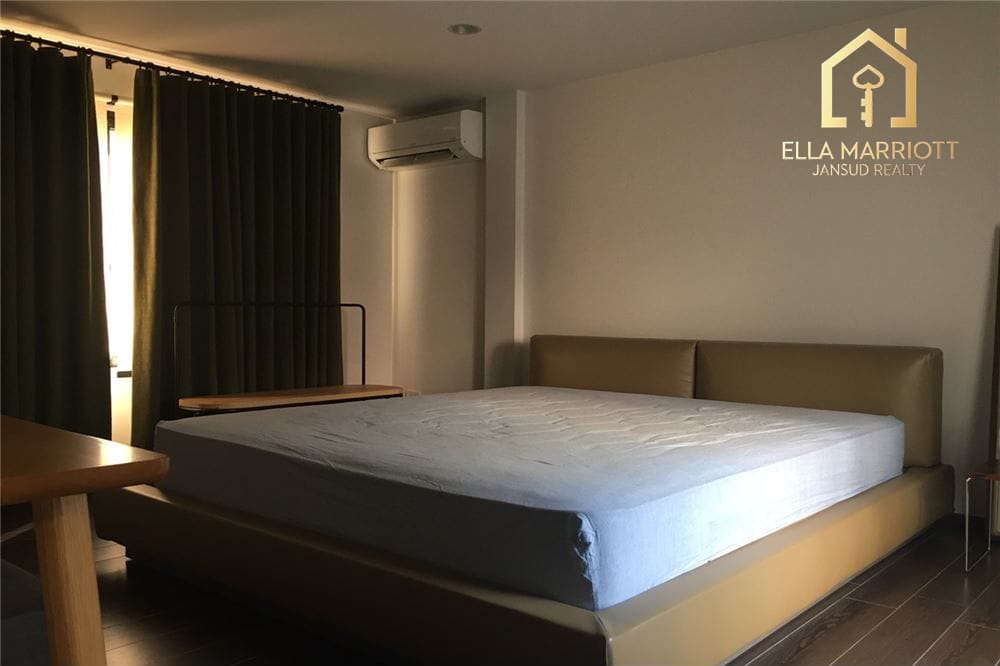 3-Storey 4BR Townhouse for Rent at Phrom Phong Loop - Company Registration Available 7