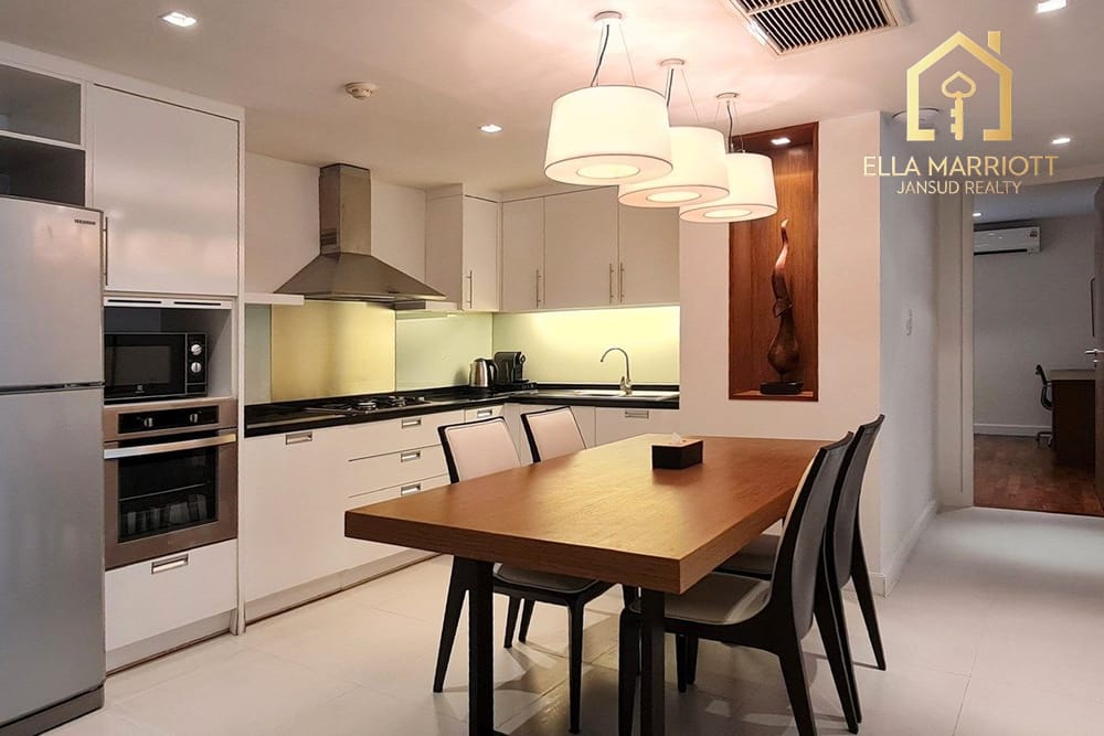 For Rent: Pet-Friendly 2-Bedroom Apartment with Private Garden 6