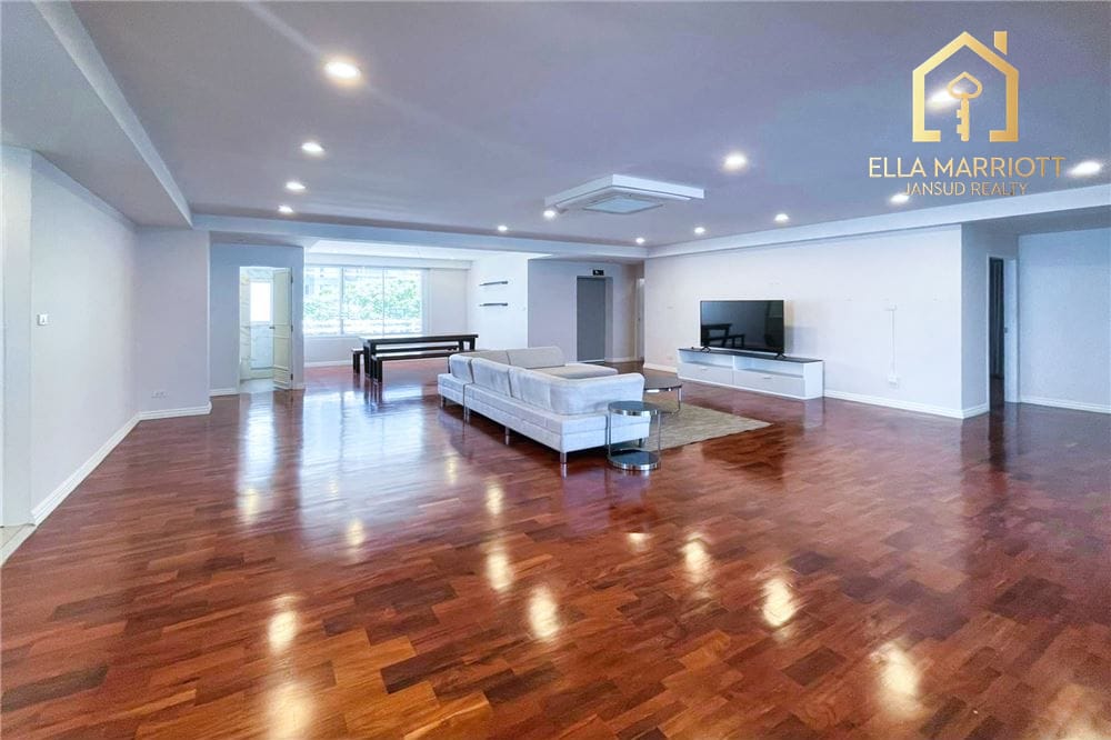 For Rent: Spacious 4-Bedroom Pet-Friendly Residence in Thonglo 2