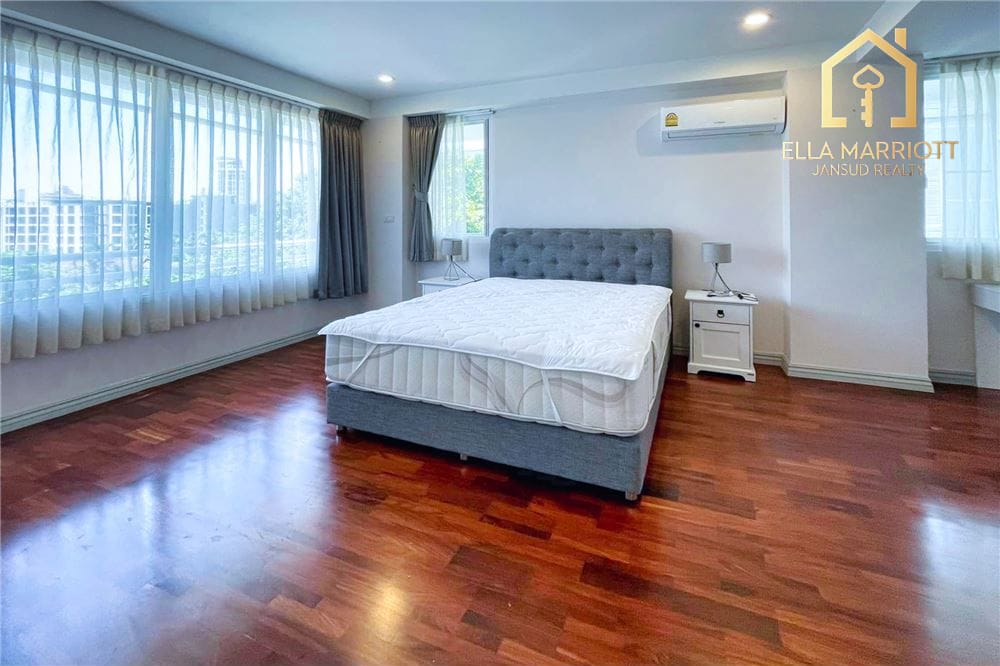 For Rent: Spacious 4-Bedroom Pet-Friendly Residence in Thonglo 9