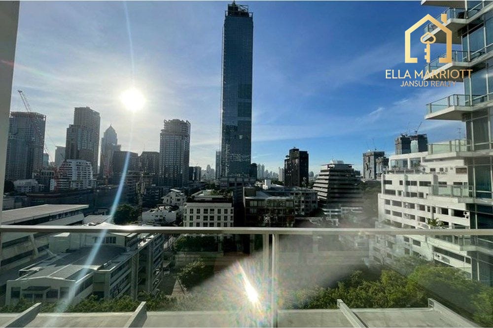 2-Bedroom Condo at 185 Rajadamri — 7 min walk to BTS Ratchadamri 8