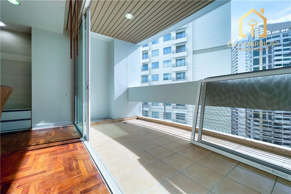 Luxurious 3-Bedroom Condo for Rent in Central Bangkok 13