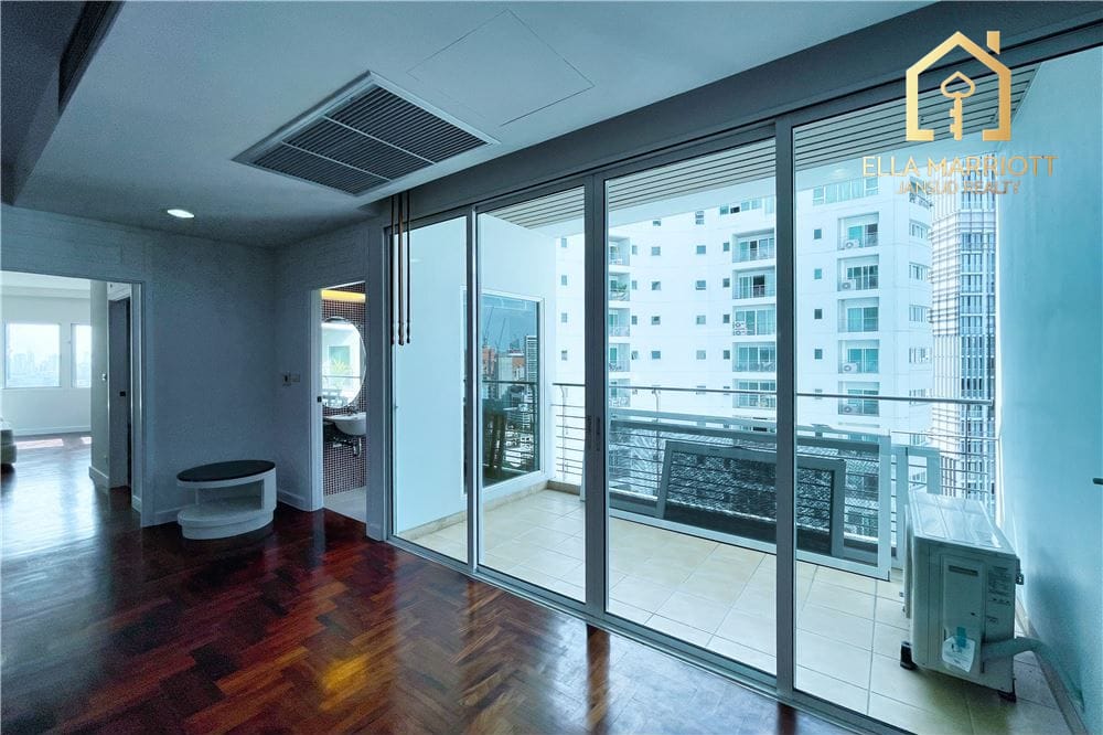 Luxurious 3-Bedroom Condo for Rent in Central Bangkok 15