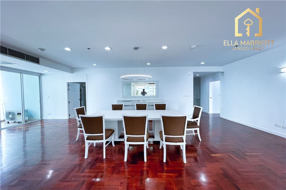 Luxurious 3-Bedroom Condo for Rent in Central Bangkok 3