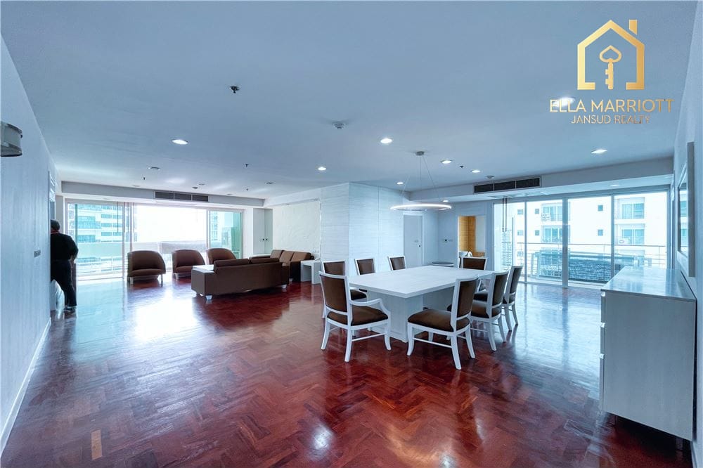 Luxurious 3-Bedroom Condo for Rent in Central Bangkok 4