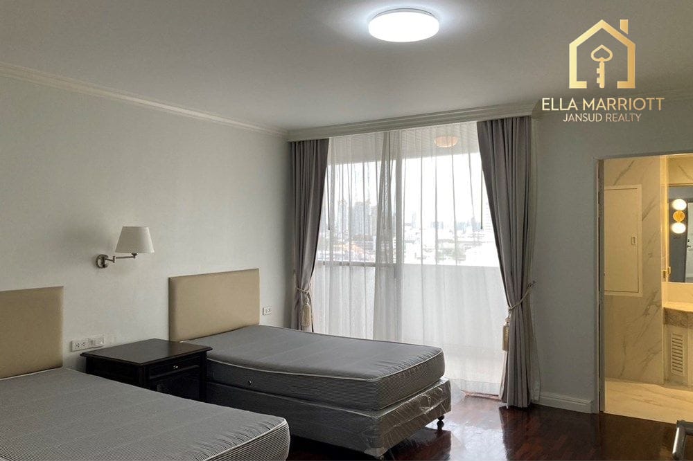 3-Bedroom Condo at Rare 260sqm Low-Rise Luxury in Sukhumvit 49 13