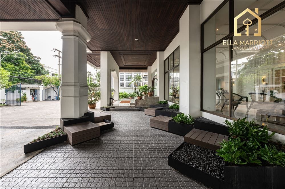3-Bedroom Condo at Rare 260sqm Low-Rise Luxury in Sukhumvit 49 19