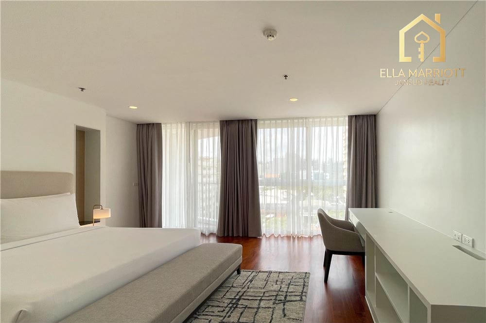 Spacious 3BR Condo for Rent in Ekkamai-Suk 63 | 240sqm | Pet-Friendly Low-Rise 10