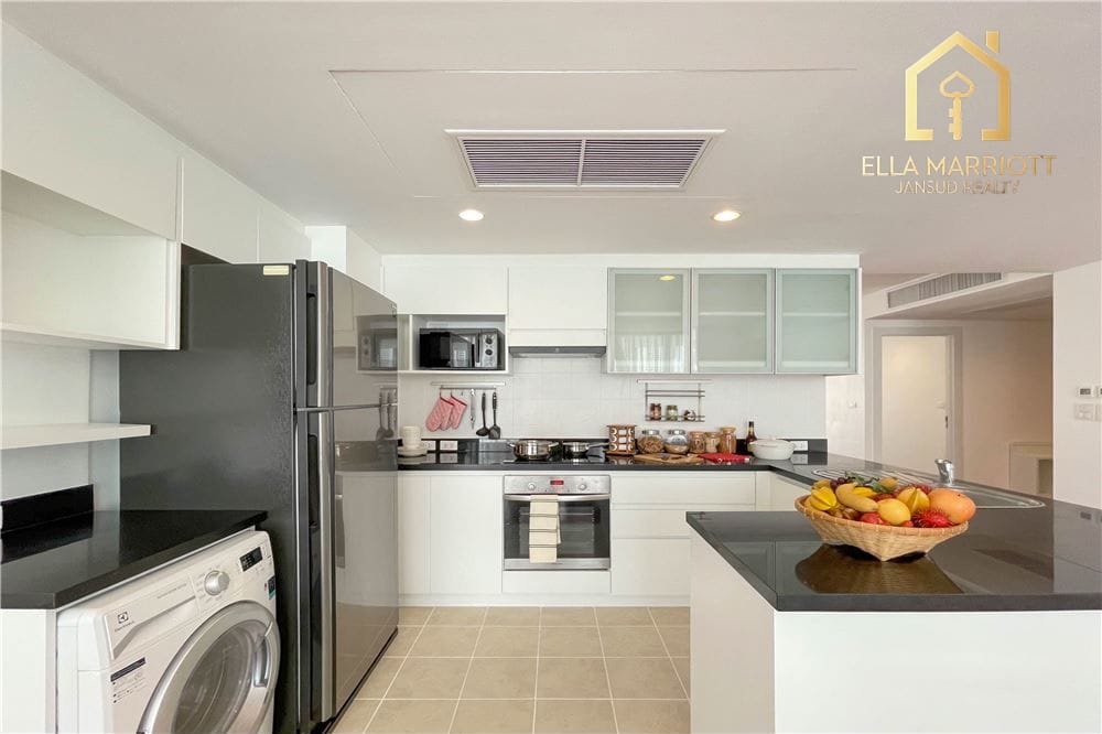 Spacious 3BR Condo for Rent in Ekkamai-Suk 63 | 240sqm | Pet-Friendly Low-Rise 6