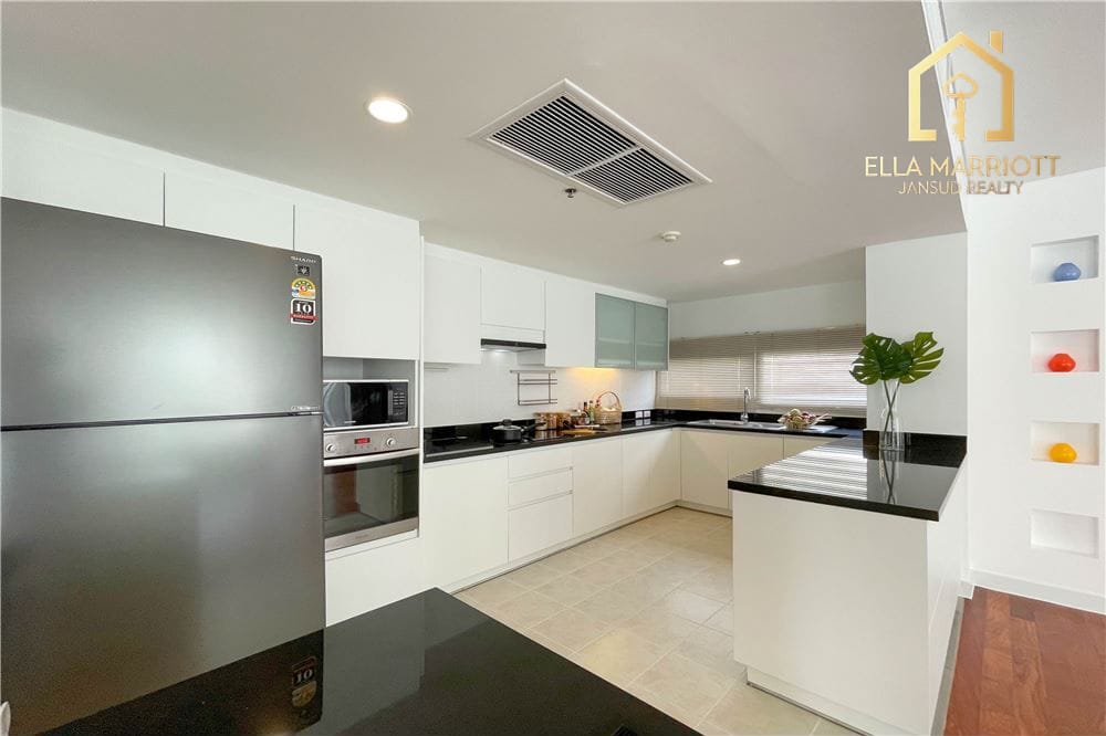 Spacious 3BR Condo for Rent in Ekkamai-Suk 63 | 240sqm | Pet-Friendly Low-Rise 9