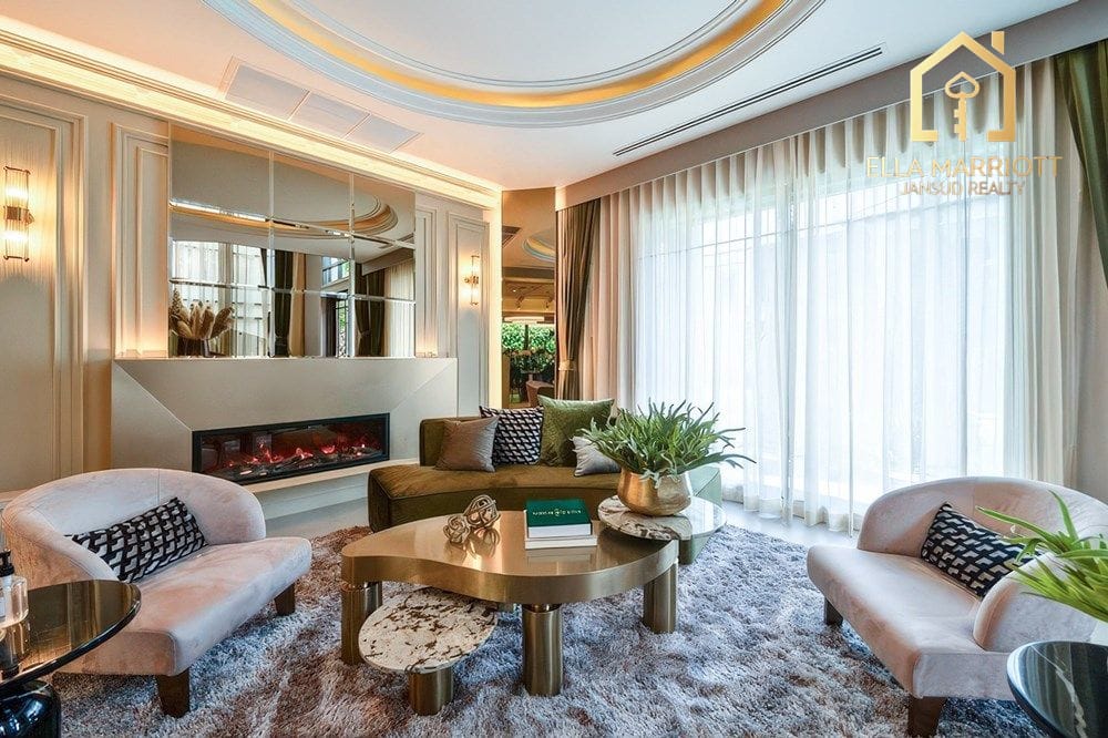 This Luxurious Modern Classic Home on Bangkok's Srinakarin-Romklao 11