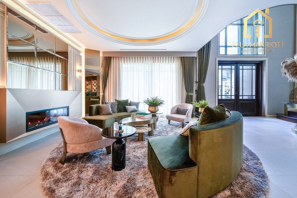 This Luxurious Modern Classic Home on Bangkok's Srinakarin-Romklao 12