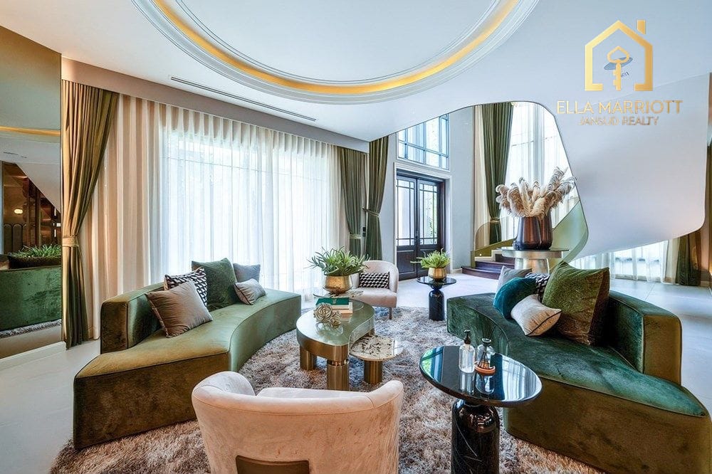 This Luxurious Modern Classic Home on Bangkok's Srinakarin-Romklao 13