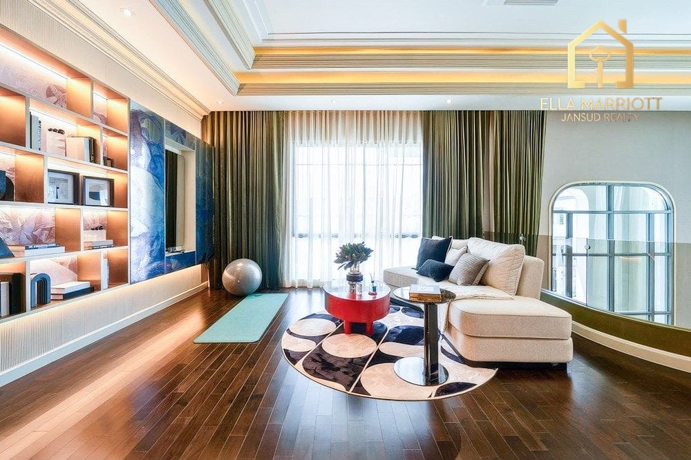 This Luxurious Modern Classic Home on Bangkok's Srinakarin-Romklao 18