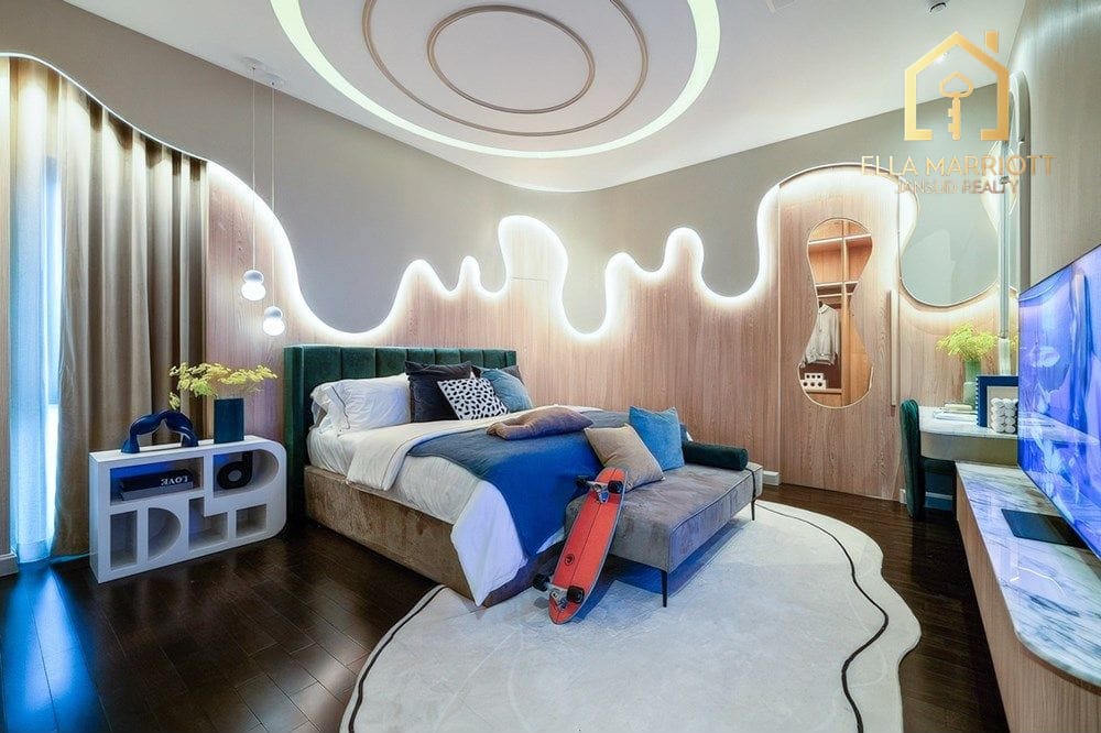 This Luxurious Modern Classic Home on Bangkok's Srinakarin-Romklao 19