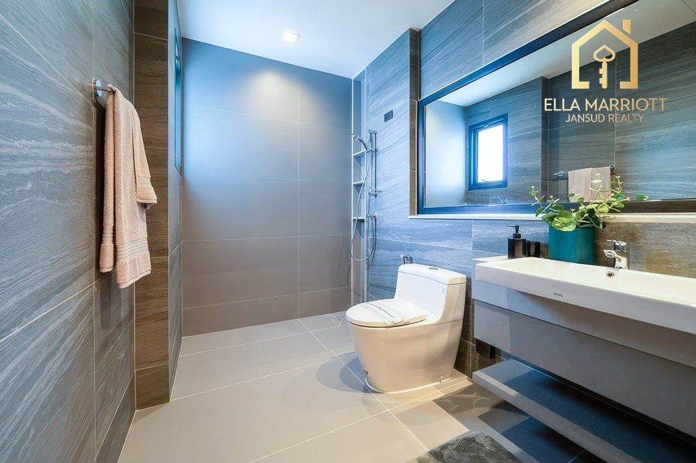 This Luxurious Modern Classic Home on Bangkok's Srinakarin-Romklao 24