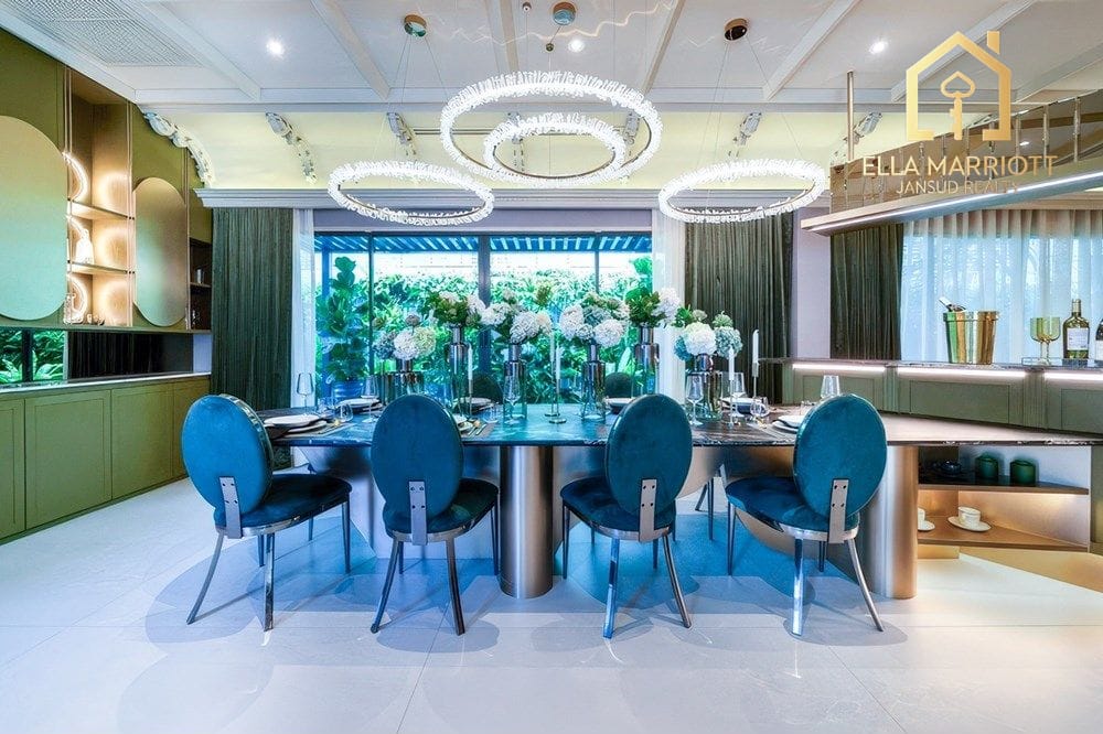 This Luxurious Modern Classic Home on Bangkok's Srinakarin-Romklao 5