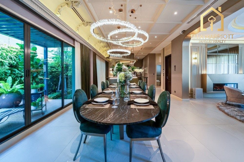 This Luxurious Modern Classic Home on Bangkok's Srinakarin-Romklao 6