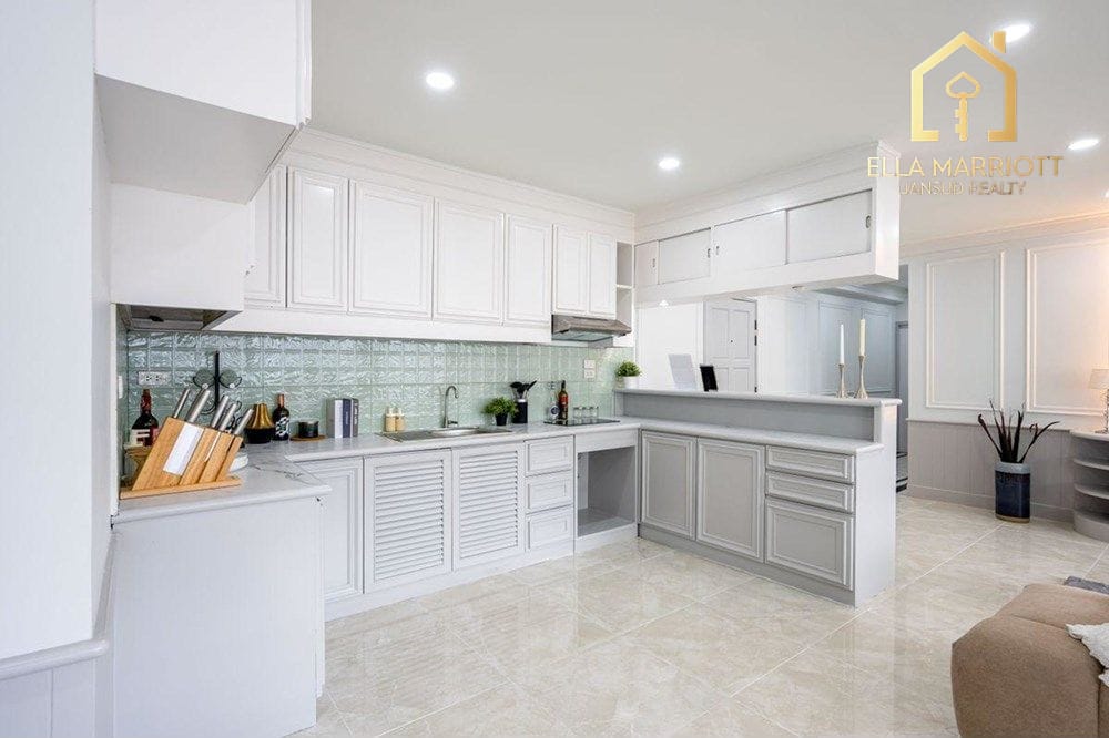 2-Bedroom Condo at Saranjai Mansion — 3 min walk to BTS Nana 10