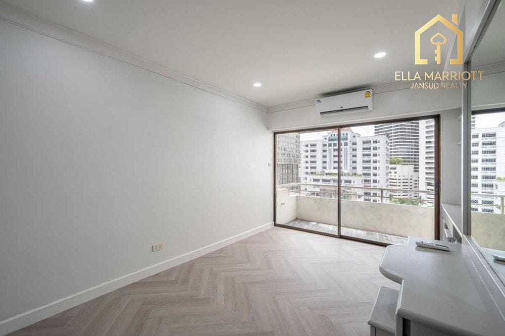 2-Bedroom Condo at Saranjai Mansion — 3 min walk to BTS Nana 14