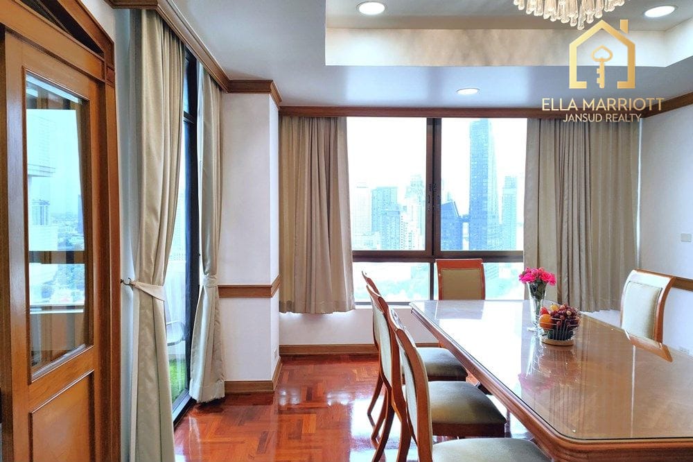 Pet-Friendly Condo with Maid's Quarter in Sukhumvit 26, Bangkok 10